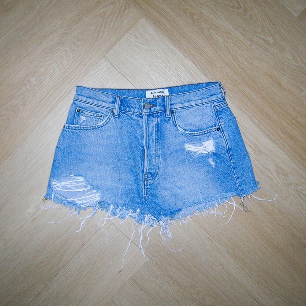Reformation Jeans Dixie High Rise Shorts (Shasta Destroyed/Medium Wash)